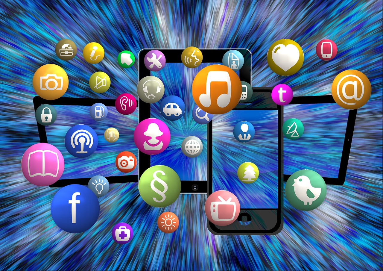 Wpływ mediów społecznościowych na rynek elektroniki